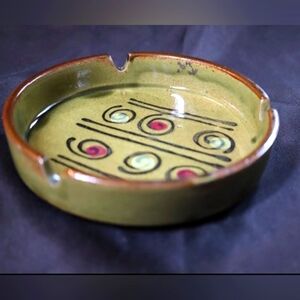 Vintage Nevco Round Green Stoneware Ashtray 3 Slot Abstract Pattern